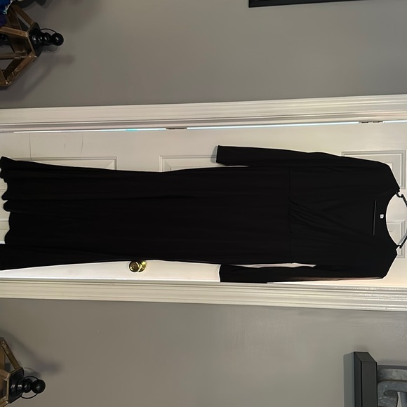 Maxi dress with side slit - Picture 1 of 3